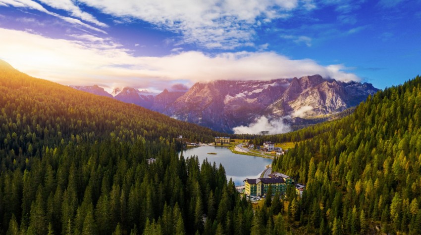 Lago di misurina al tramonto